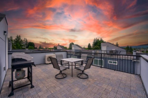 Brand New Townhome Rooftop Balcony - Penthouse
